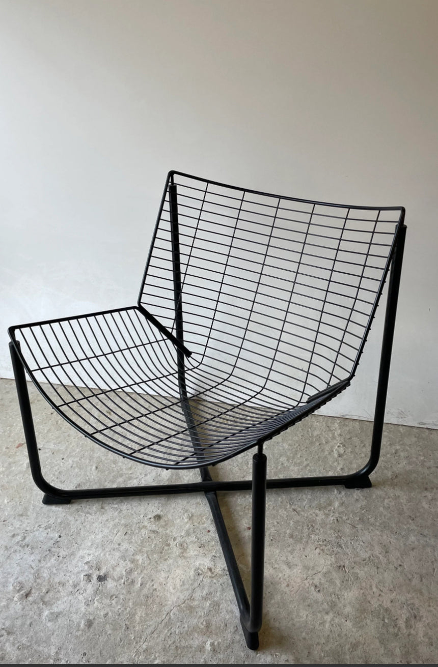 "Jarpen" wire lounge chair
