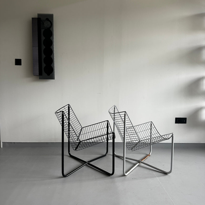 "Jarpen" wire lounge chair