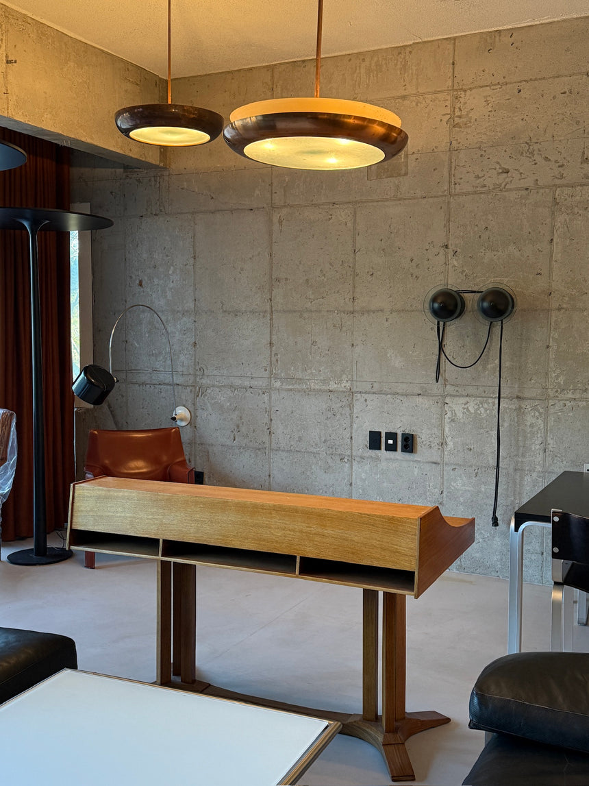 reception desk by Moretti