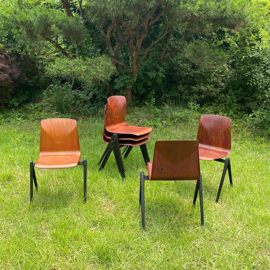 Pagholz Stacking Chairs