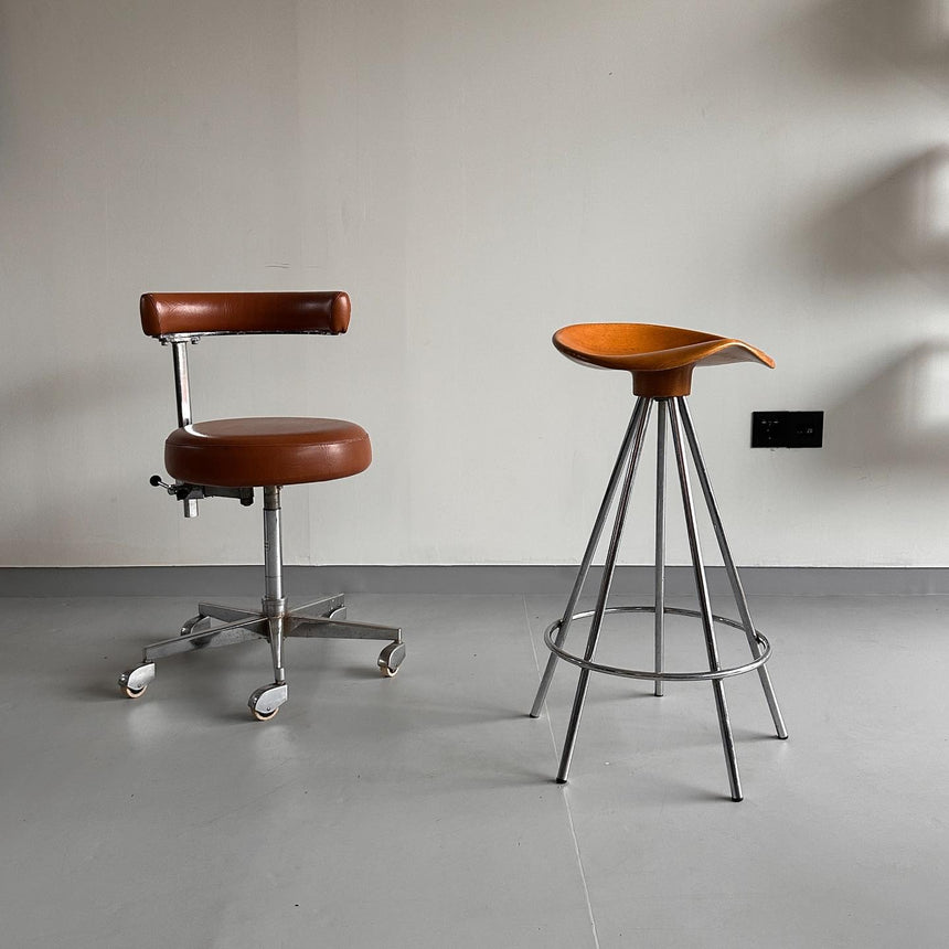 Knoll stool