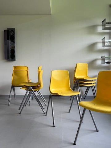 yellow 수직적립 outdoor chair