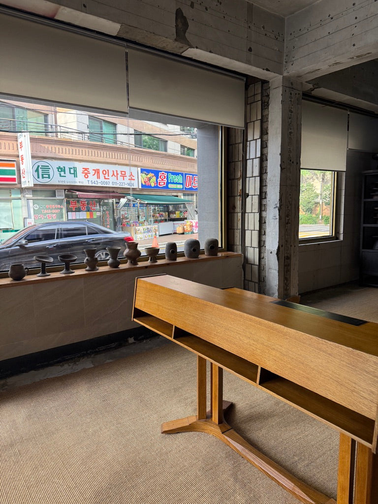 reception desk by Moretti