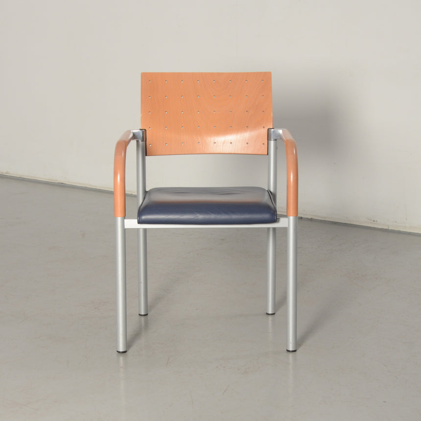 블루 가죽 arm chair by Wiesner Hager