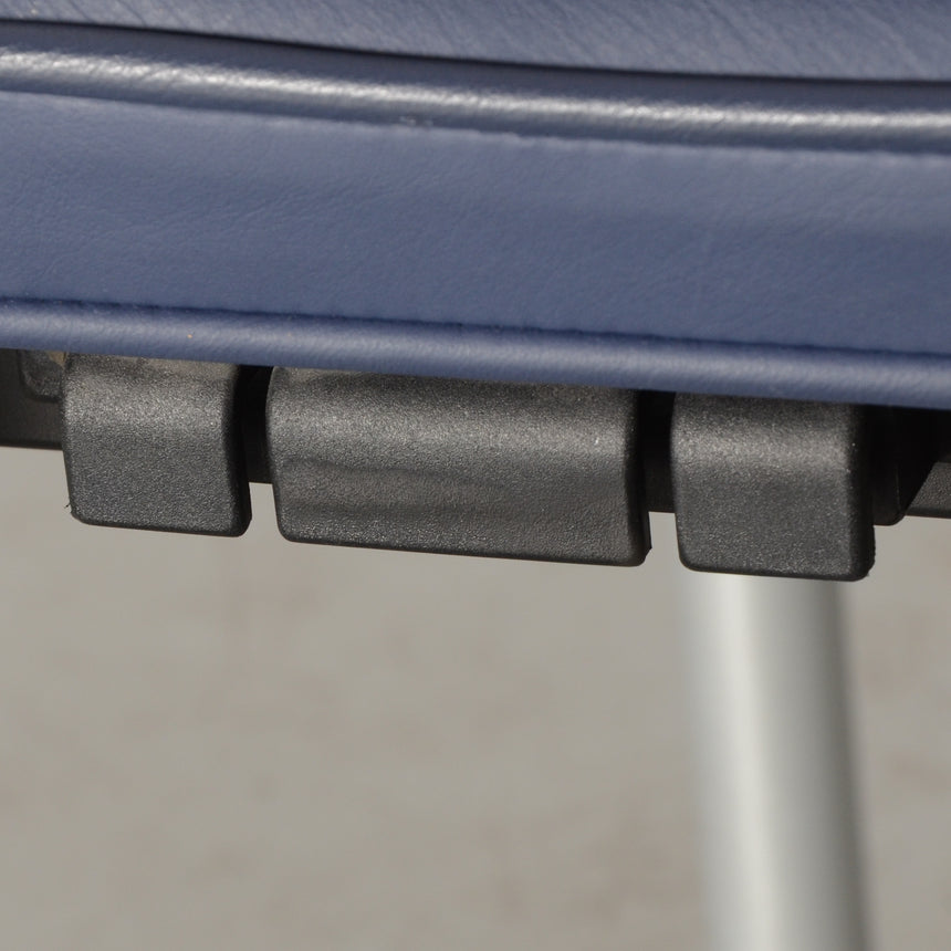 블루 가죽 arm chair by Wiesner Hager