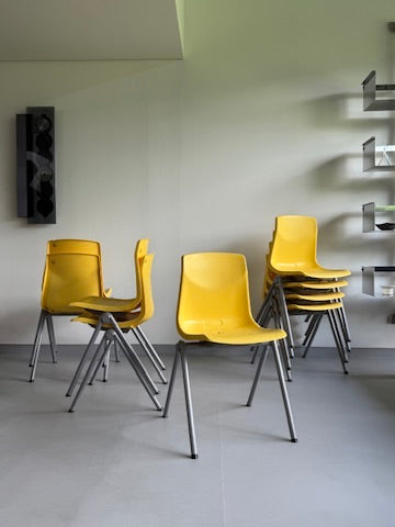 yellow 수직적립 outdoor chair