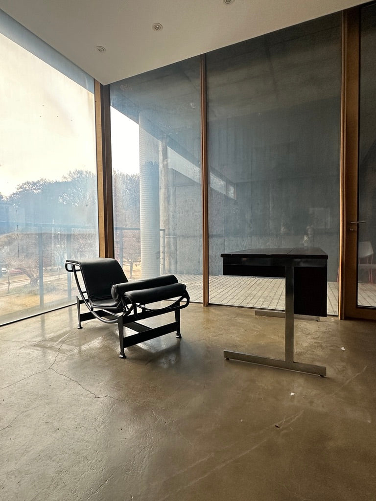 Cassina LC4 black