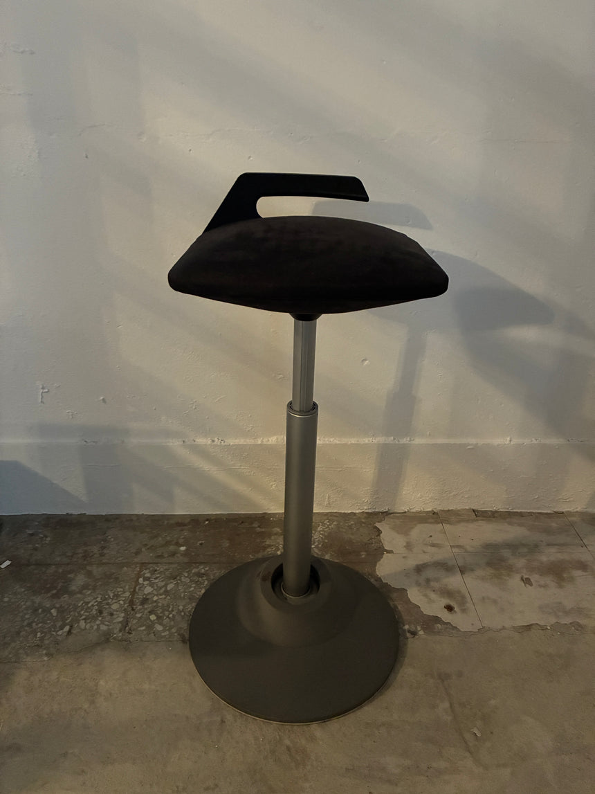 Muvman Sit-Stand Stool