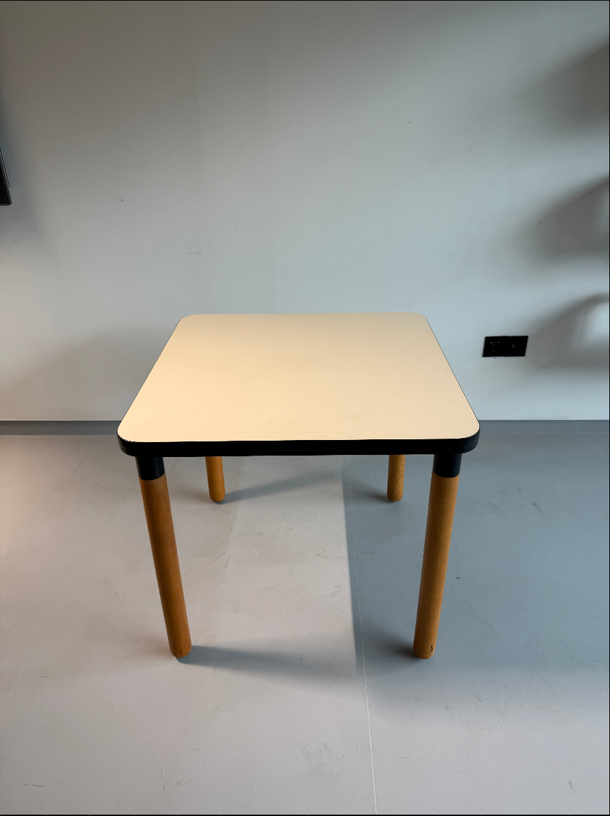 FLEX 2000 토넷 Thonet table