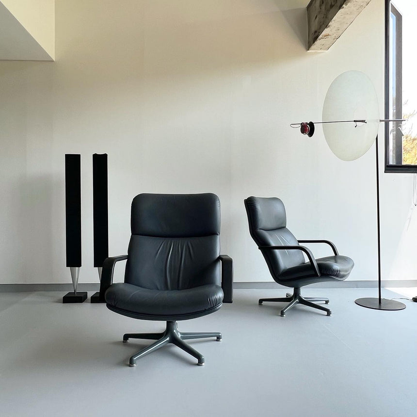 Artifort Swivel chair