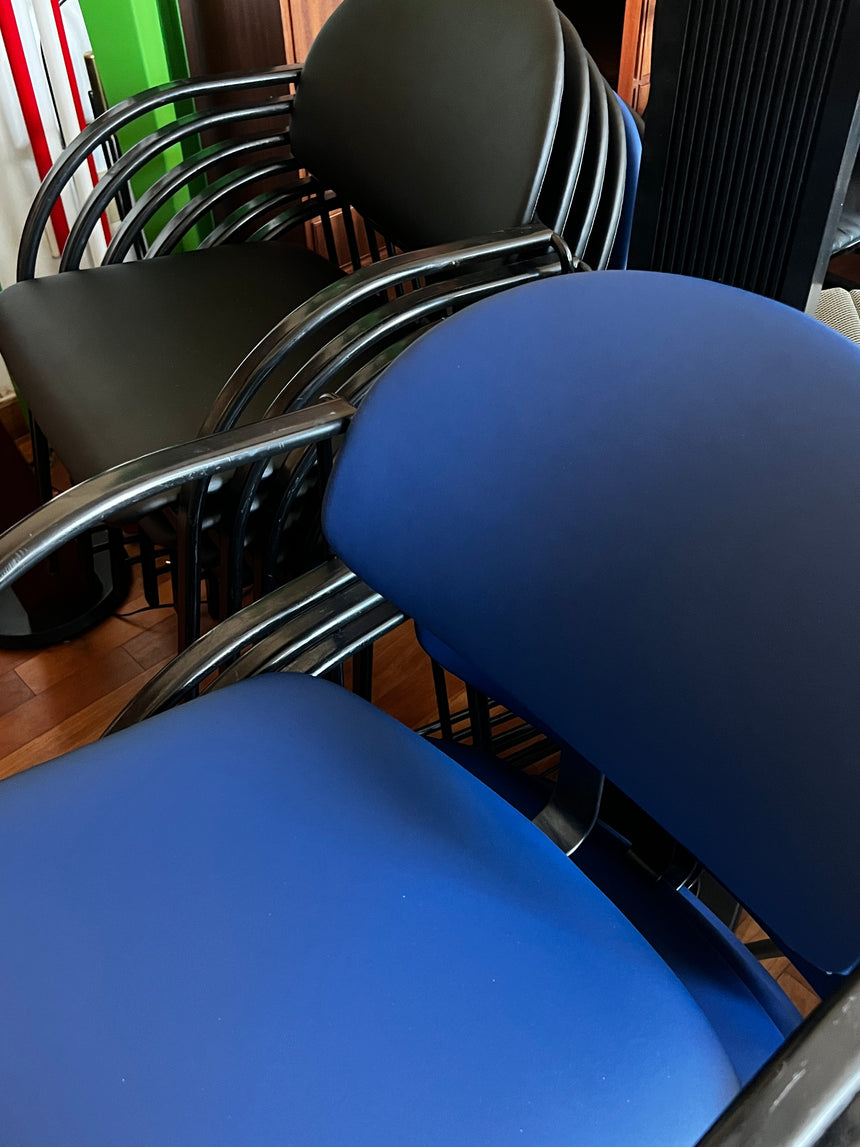 Cushioned steel chair Blue / Black